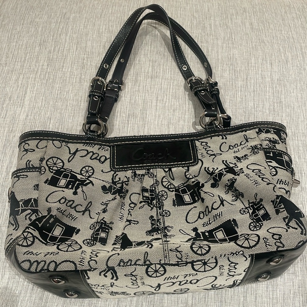 Vintage Coach Horse and Carriage tote bag